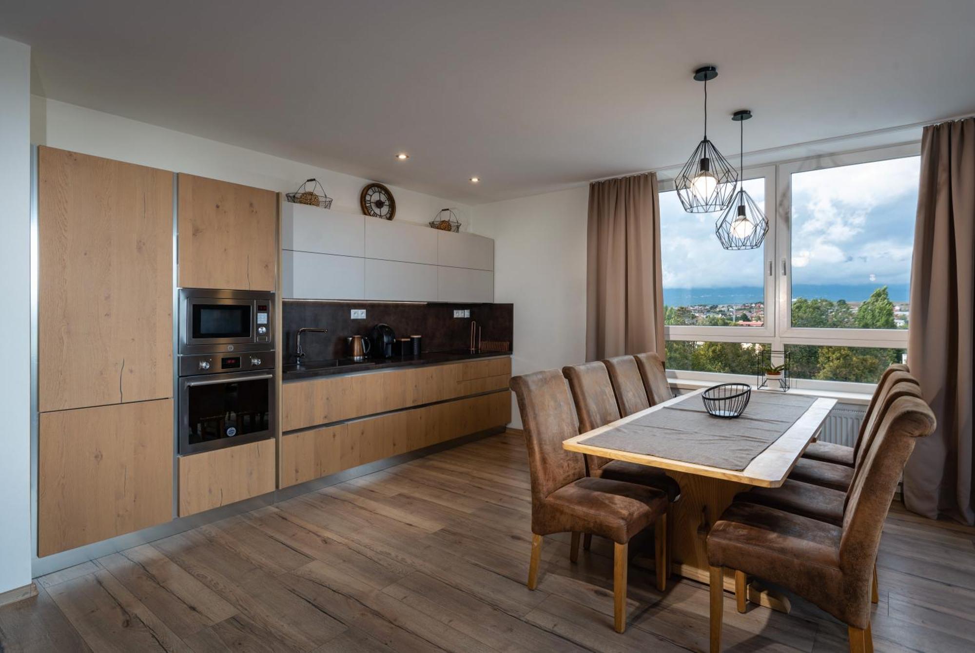 A-Partman Sk - Main Square - Private Parking - Mountain View - Top Floor - 82 M2 Poprad Luaran gambar